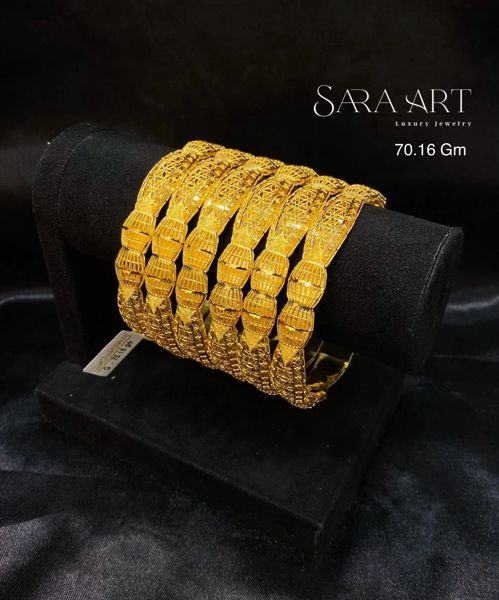 Manchette MN-010: gold bangle set, 70.16 g, SARA ART Dubai