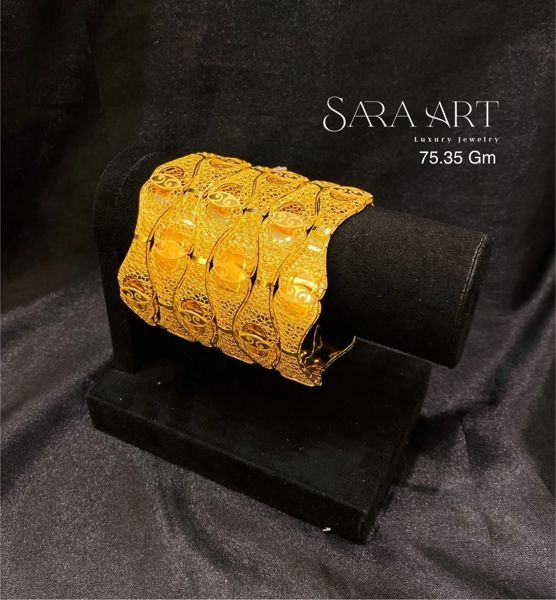 Manchette MN-053: gold bangle set, 75.35 g, SARA ART Dubai